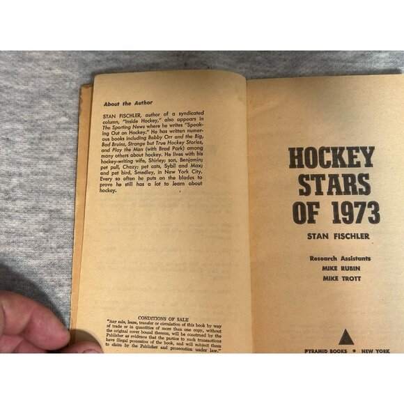 Hockey Stars Of 1973 Book by Stan Fischler Paperback 1973 - Picture 5 of 6